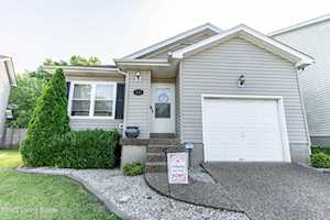 3901 Mimosa View Dr Louisville, KY 40299