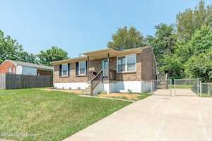 6603 Lure Ln Louisville, KY 40229