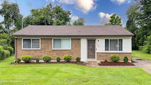 5601 Oakridge Pl Louisville, KY 40229
