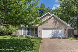 11818 Oak Bay Dr Louisville, KY 40245