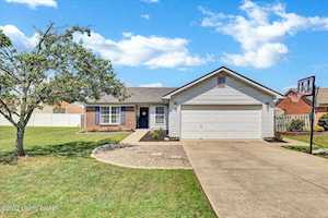 327 S Shore Dr Shepherdsville, KY 40165
