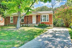 5403 Oak Creek Ln Louisville, KY 40291