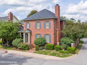 8609 Broecker Blvd Louisville, KY 40241
