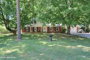 3506 Pin Oak Dr La Grange, KY 40031
