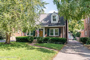 2241 Saratoga Dr Louisville, KY 40205