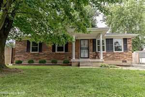 185 California Ave Mt Washington, KY 40047