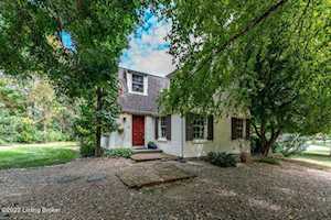 305 Old Farm Rd Louisville, KY 40207