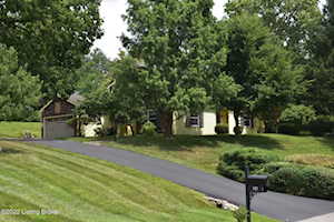 26 Rio Vista Dr Louisville, KY 40207