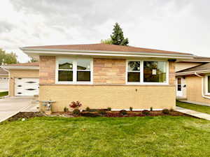 8417 Betty Terrace Niles, IL 60714