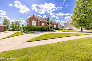 2202 Polo Creek Ln Louisville, KY 40245