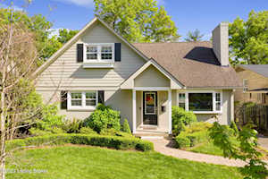2220 Woodford Pl Louisville, KY 40205