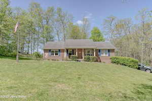 281 Oakwood Cir Pendleton, KY 40055