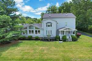 3323 Gap Hollow Rd New Albany, IN 47150