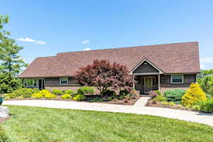 2005 Hancock Valley Dr Winchester, KY 40391