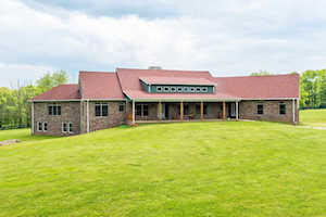 1599 Woodlake Rd Midway, KY 40347