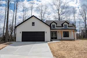 5123 Oak Ridge Place Columbus, IN 47201