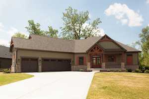 5086 Oak Ridge Trl Columbus, IN 47201