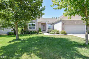 6110 Pelican Ln Columbus, IN 47201