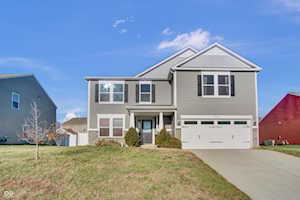 2034 Buckthorn Dr Columbus, IN 47201