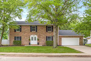 1127 Junco Dr Columbus, IN 47203