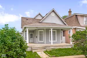 1310 California St Columbus, IN 47201