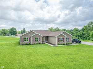 8090 N State Highway 7 Elizabethtown, IN 47232