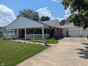 3236 Spruce St Columbus, IN 47203