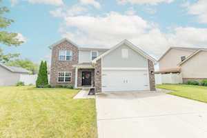 4679 Bayview Dr Columbus, IN 47203