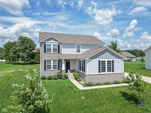 7042 Pinnacle Dr Columbus, IN 47201