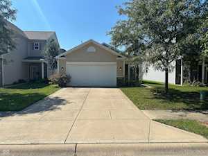 2323 Shadow Bend Dr Columbus, IN 47201