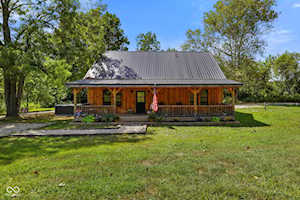 5618 Hoover Rd Nashville, IN 47448