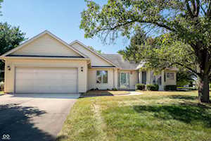 2403 Fairfax Dr Columbus, IN 47203