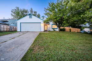 1691 Wrenwood Dr Columbus, IN 47201