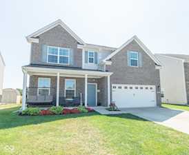 1951 Creek Bank Dr Columbus, IN 47201