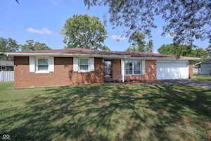 5120 Navajo Ct Columbus, IN 47203