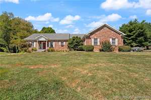 5301 Stone Creek Dr Charlestown, IN 47111