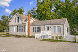 5974 S Jonesville Rd Columbus, IN 47201