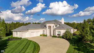 995 Westlake Hills Dr Columbus, IN 47201