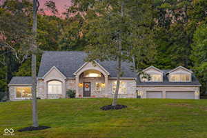 4872 S Poplar Dr Columbus, IN 47201