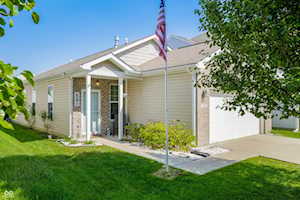 2498 Shadow Bend Dr Columbus, IN 47201