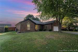 1036 Brookstone Ct Georgetown, IN 47122