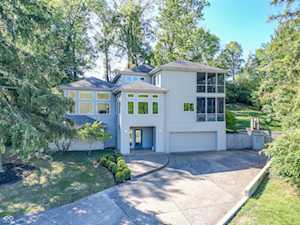 9622 W Shore Dr Columbus, IN 47201