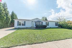 3333 Spring Valley Dr Columbus, IN 47203