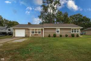 2613 Maple St Columbus, IN 47201