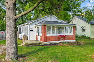 2212 Mapleton Ct Columbus, IN 47201