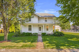 4335 River Rd Columbus, IN 47203