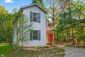8140 Grandview Rd Columbus, IN 47201