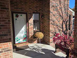 943 Mockernut Ct Columbus, IN 47201