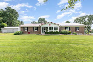 9916 S Voyles Rd Borden, IN 47106