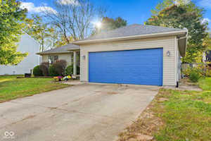 2042 Sumpter Trl Columbus, IN 47203